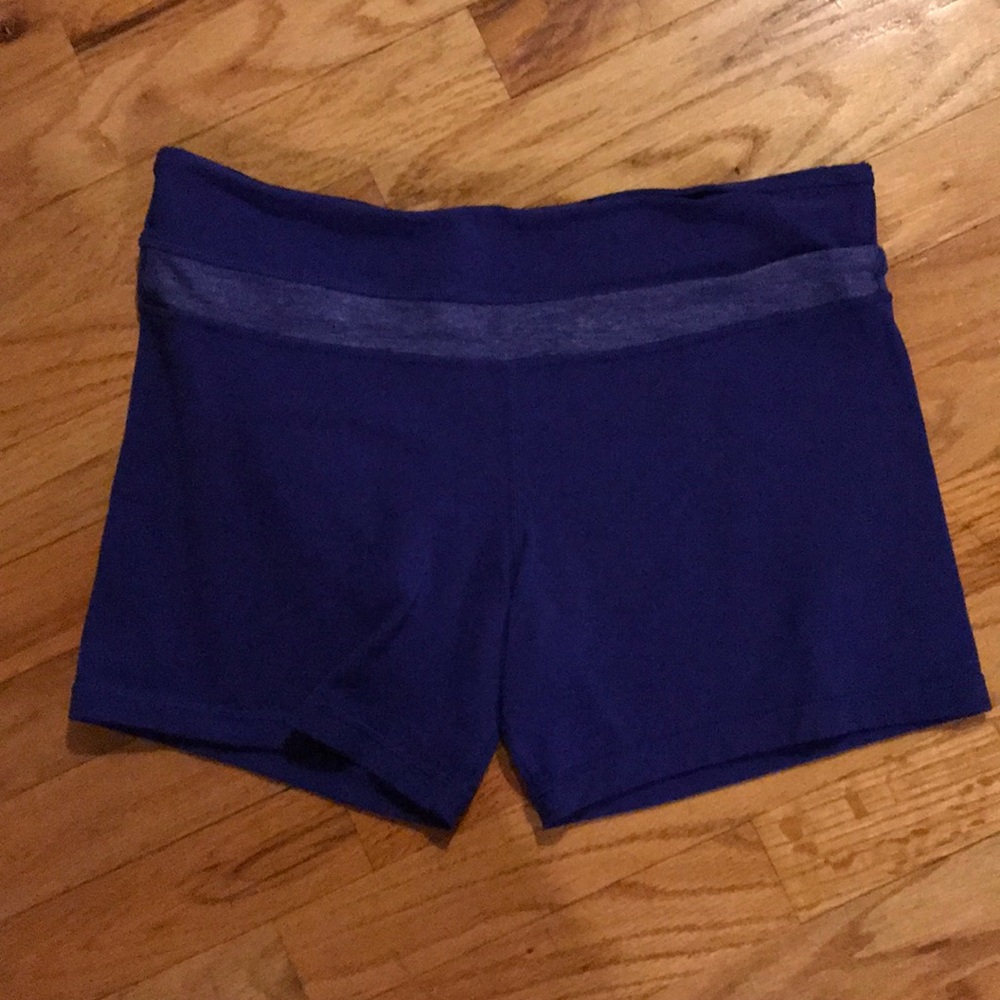 EUC LULULEMON REVERSE GROOVE SHORT (regular)
